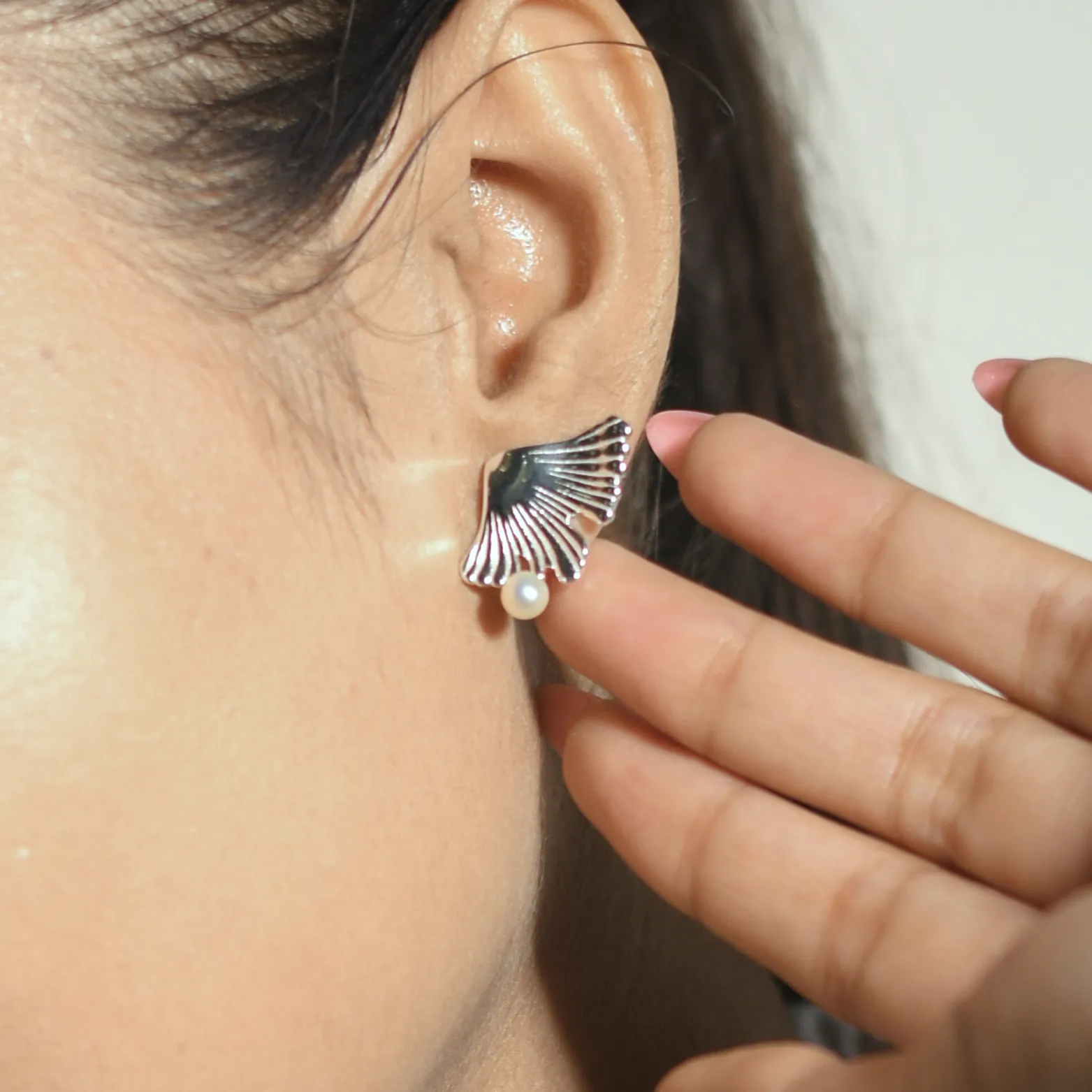 Pearl Drop Leaf Stud Earrings