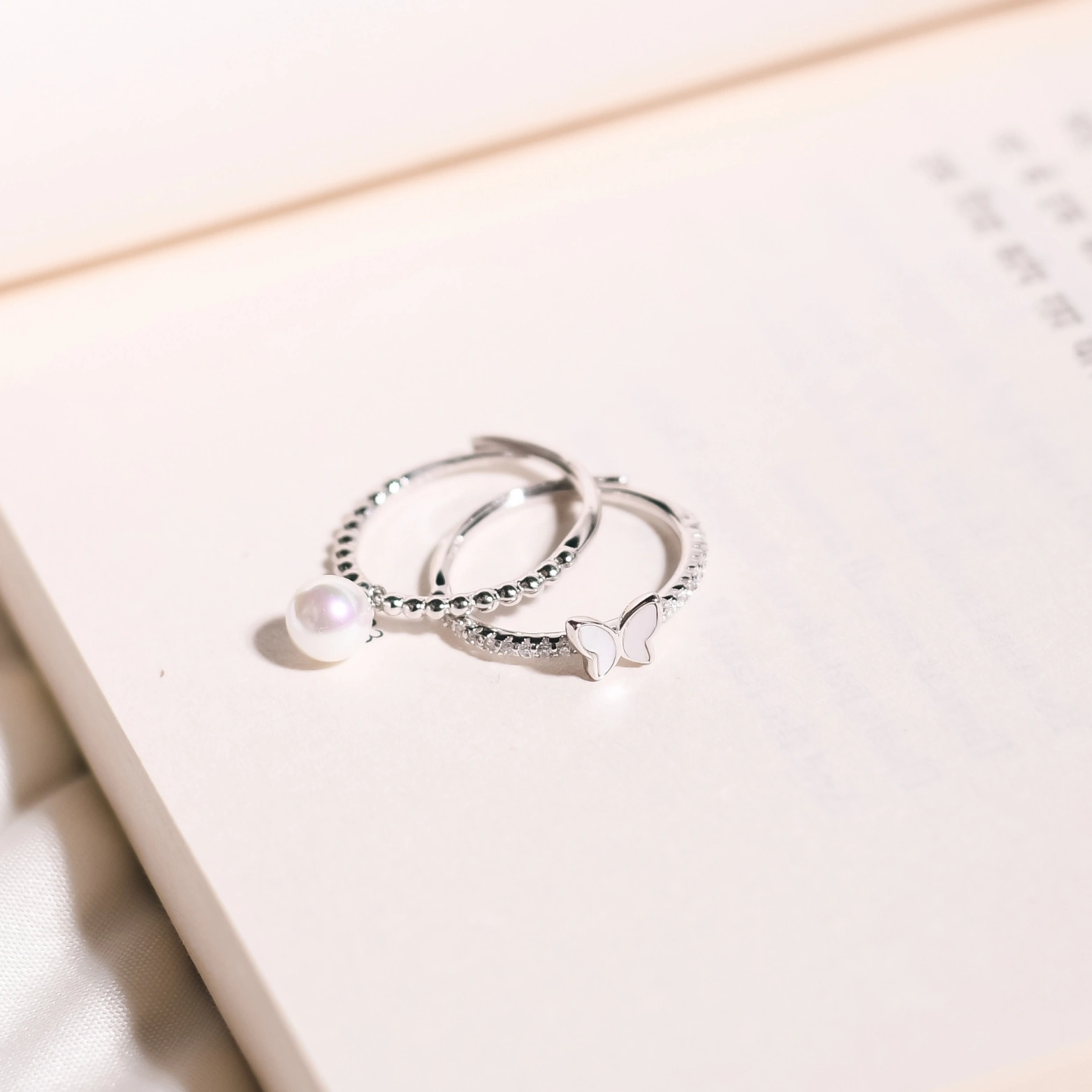 Butterfly and Pearl Harmony Rings -Silver