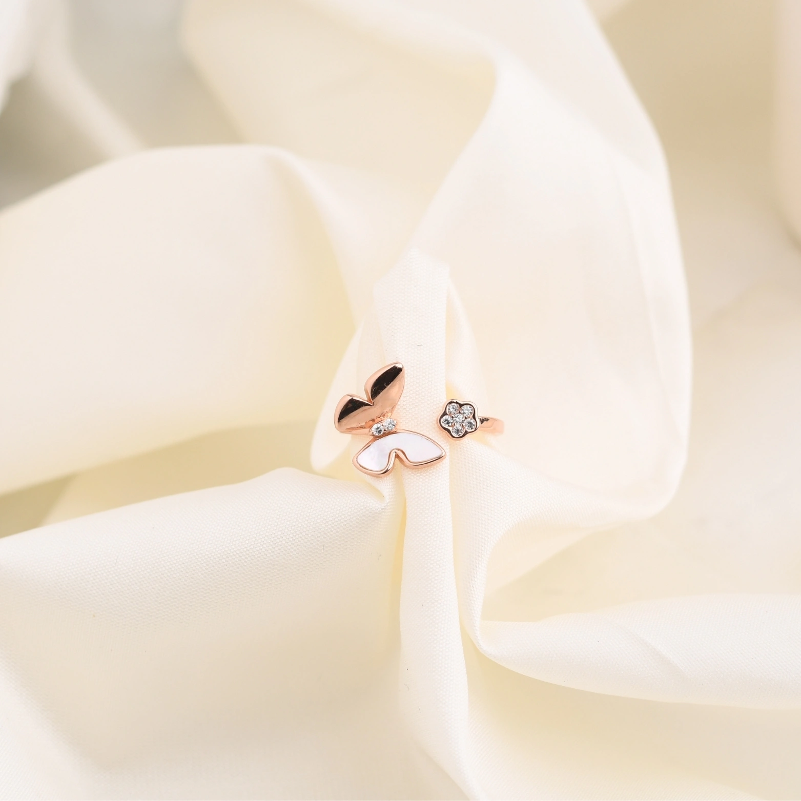 Blush Bloom Butterfly Ring - Rose Gold